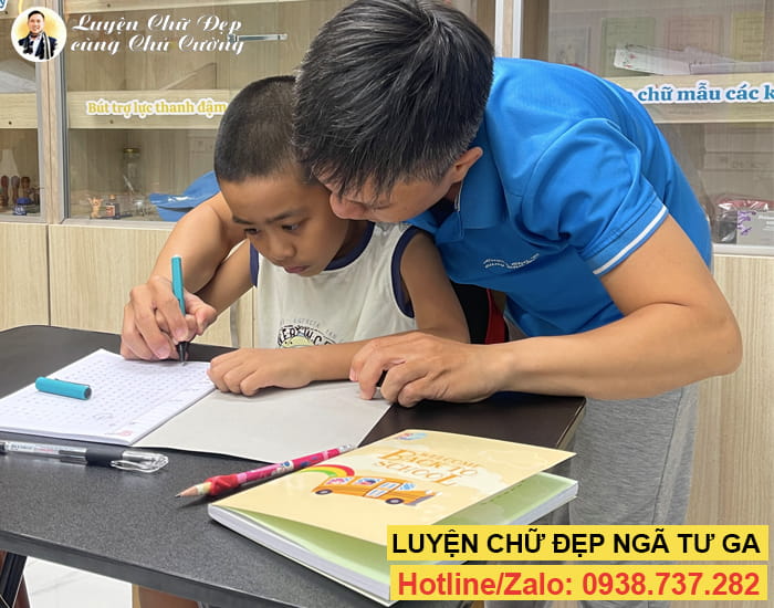 Luyện chữ đẹp cho bé tiểu học ở Ngã Tư Ga
