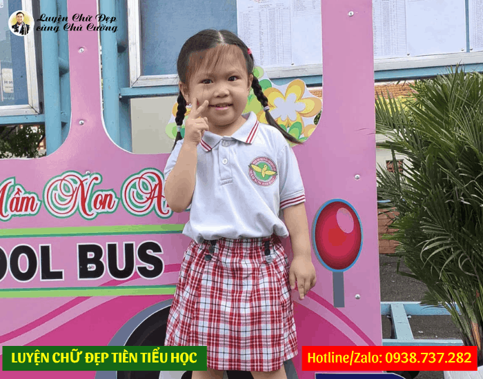 Bắt đầu luyện chữ cho bé tiền tiểu học ở lớp lá