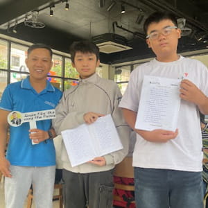 Học sinh cấp 2 luyện chữ đẹp Gò Vấp