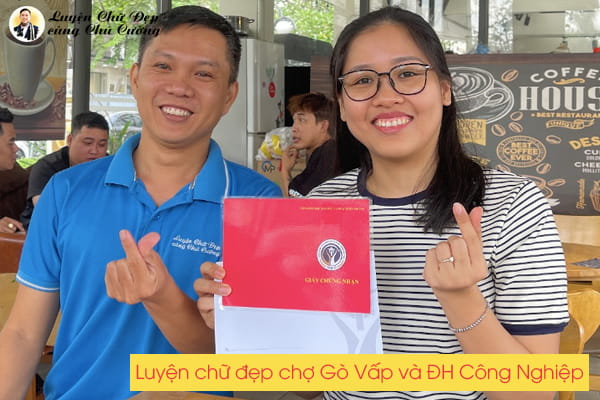 Khóa học luyện chữ Chợ Gò Vấp Đại học Công Nghiệp của Chú Cường rèn luyện tư thế ngồi và sửa nét chữ nhanh chóng