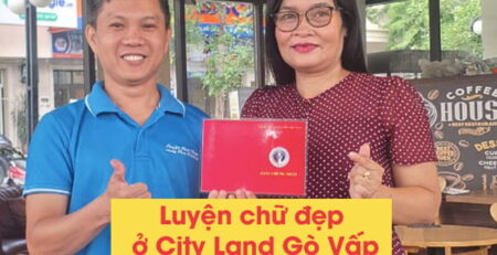 Học viên rèn chữ đẹp ở CityLand Gò Vấp uốn nắn nét thanh nét đậm chuẩn đẹp