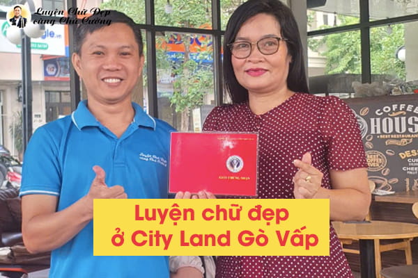Học viên rèn chữ đẹp ở CityLand Gò Vấp uốn nắn nét thanh nét đậm chuẩn đẹp